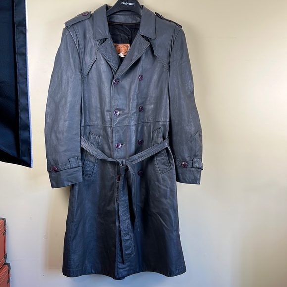 Vintage The Olde Hide House Women’s long leather coat size medium - Picture 3 of 14